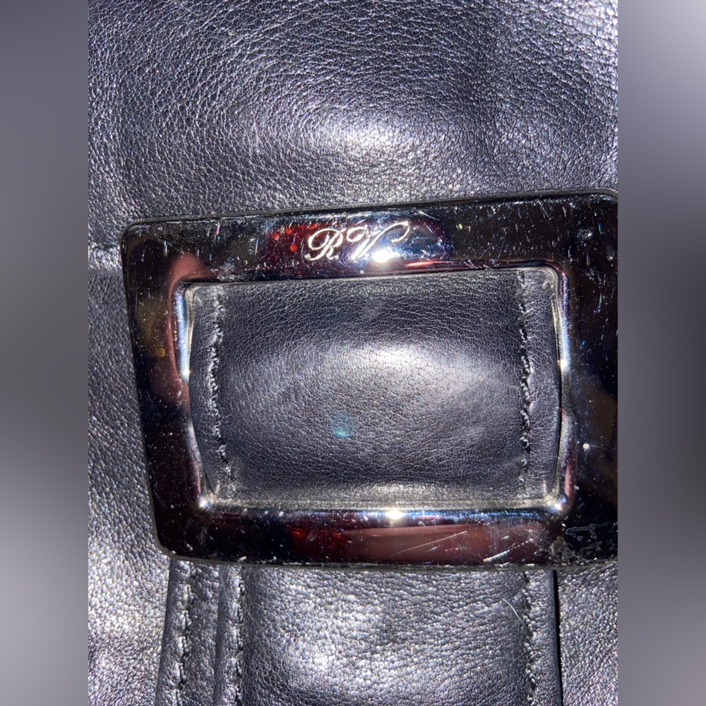 ROGER VIVIER BEAUTIFUL, CLASSIC SHOULDER BAG! PRICE IS NEGOTIABLE! - Picture 3 of 12